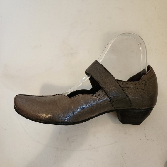 EUC FIDJI LEATHER MARY JANES TAUPE/BROWN SIZE 37 - Picture 3 of 10